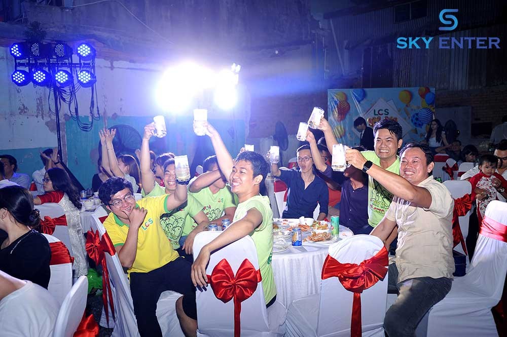to-chuc-su-kien-tat-nien